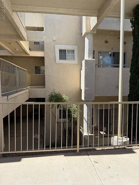 1st image of 1829 Cutlass Dr #1829