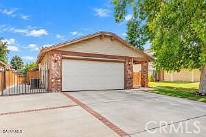 1st image of 2533 Topaz Ln
