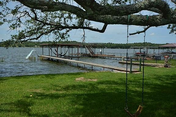 3rd image of 1837 E Lake Dr