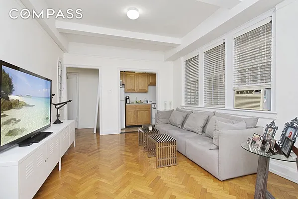 Rented by Compass | media 12