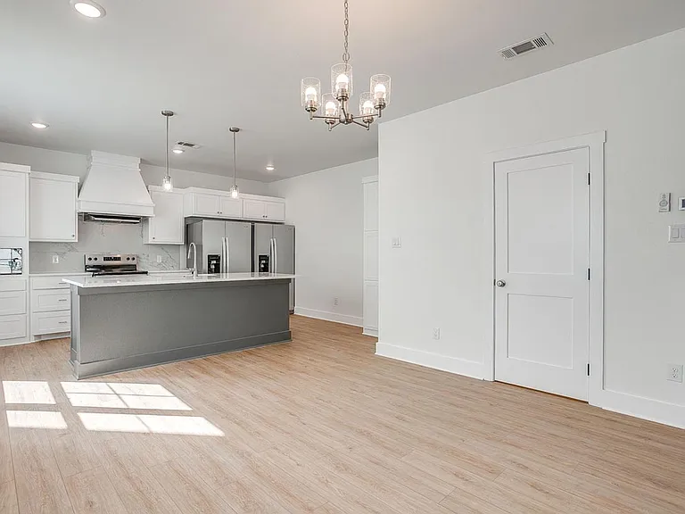 2333 Benbrook Blvd — Photo 26