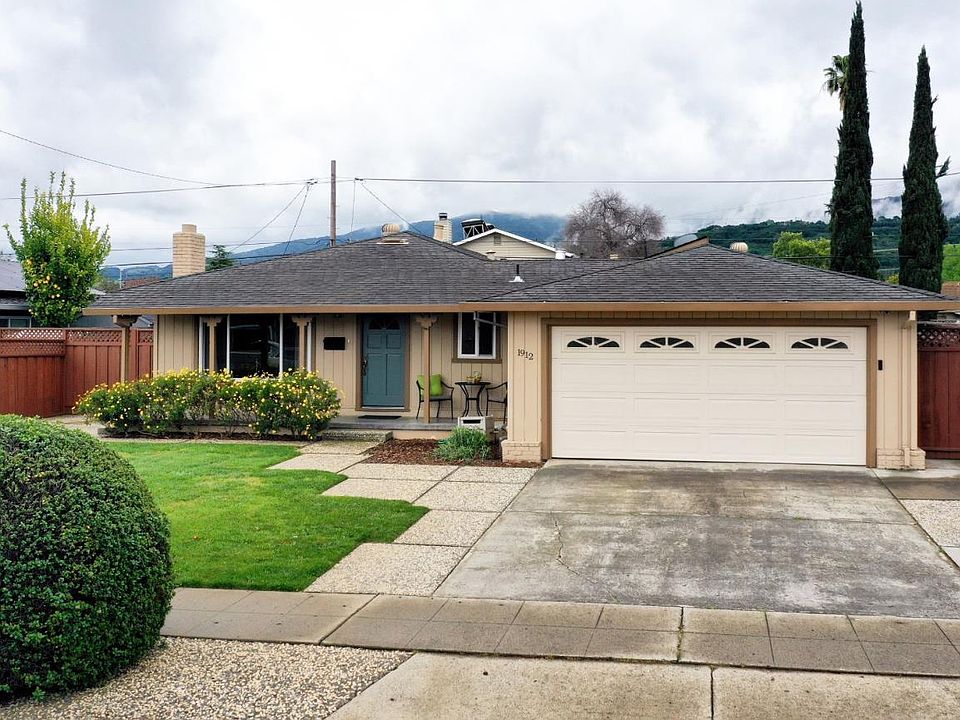 2nd image of 1912 Clarinda Way