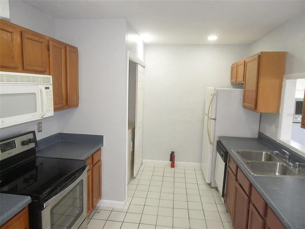 2 bed, 1.0 bath, 782 sqft, $1,490 — Photo 4