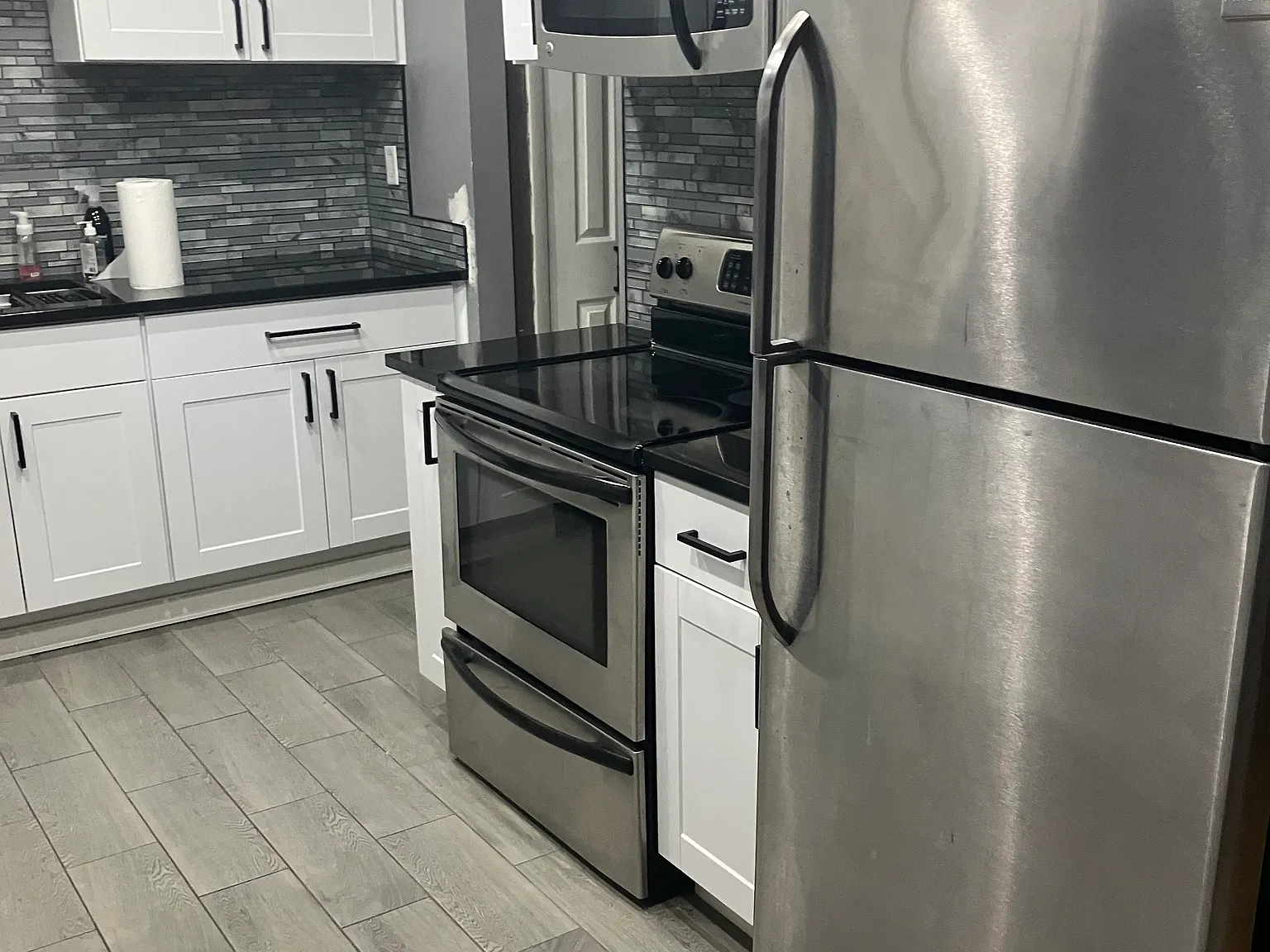 8900 Blossom Dr — Photo 2