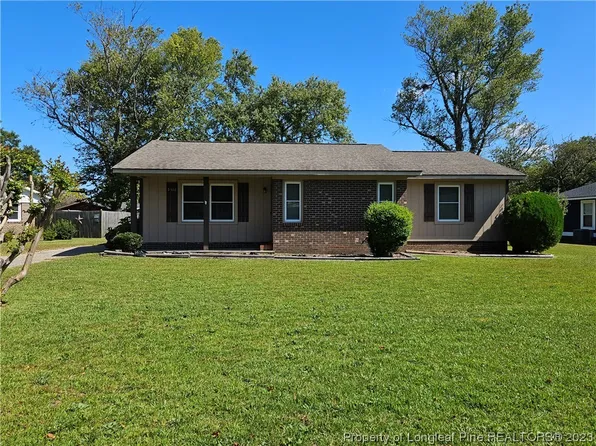 2302 Grassmere Pl, Fayetteville, NC 28304
