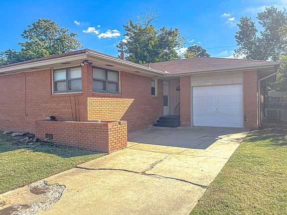 2nd image of 1216 NE 48th St