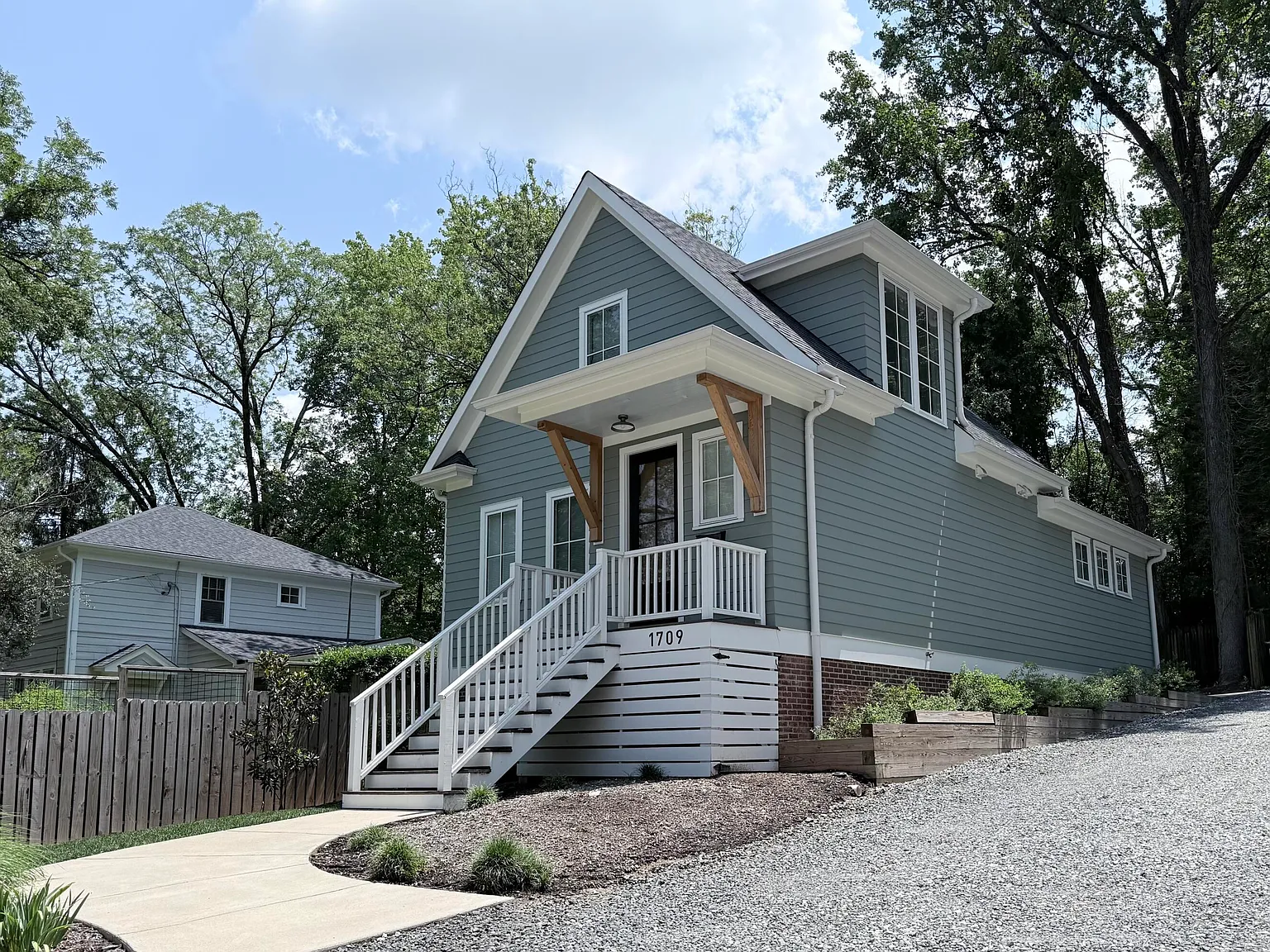 3 bed, 2.5 bath, 1200 sqft, $2,900 — Photo 2