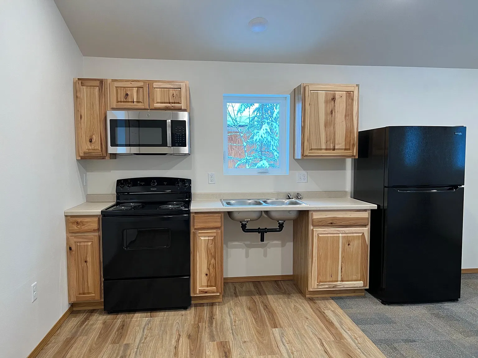 Studio, 320 sqft, $750 — Photo 3