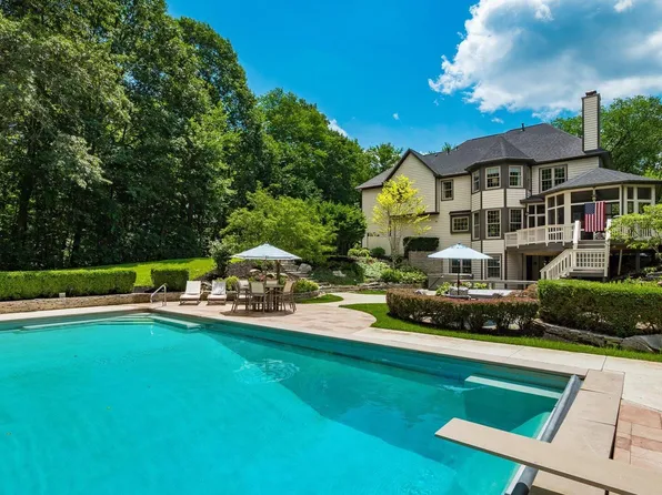 108 Hawks Cove Ct, Granville, OH 43023