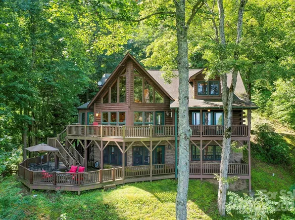 70 Noquisi Trl, Maggie Valley, NC 28751