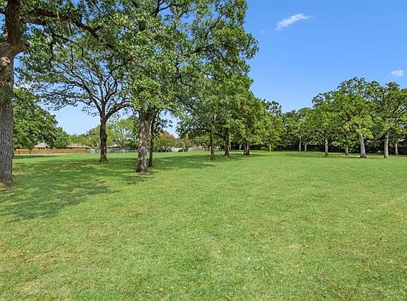 4th image of 3704 Redstone Dr