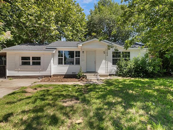2nd image of 3927 SE 10th Pl