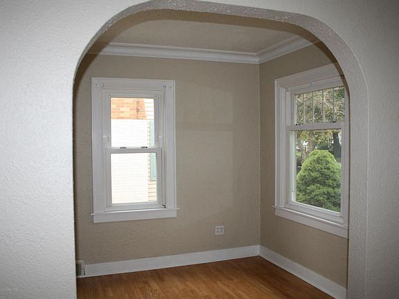 4th image of 923 N Verlinden Ave