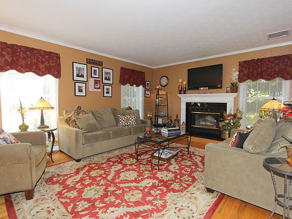 4th image of 1 Lynwood Ct