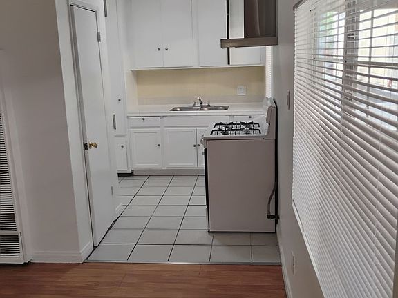 2nd image of 14129 Vanowen St #9
