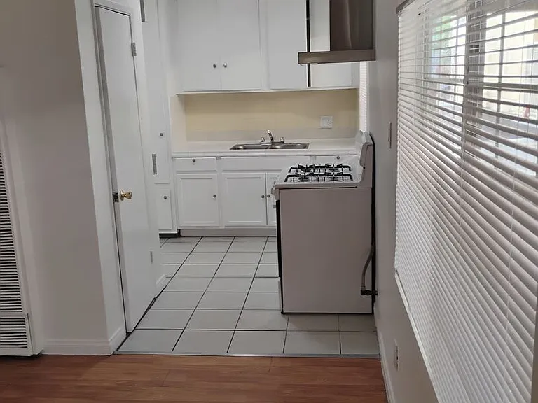14129 Vanowen St — Photo 3