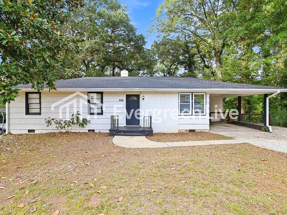 606 Pine Creek Dr