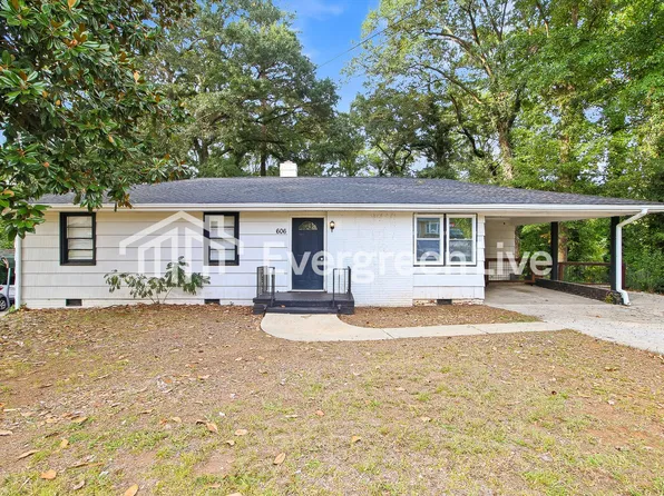 606 Pine Creek Dr, Greenville, SC 29605