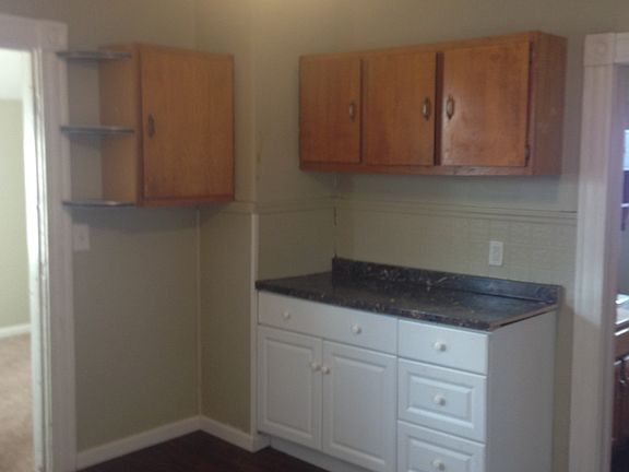 5th image of 3268 W 56th St