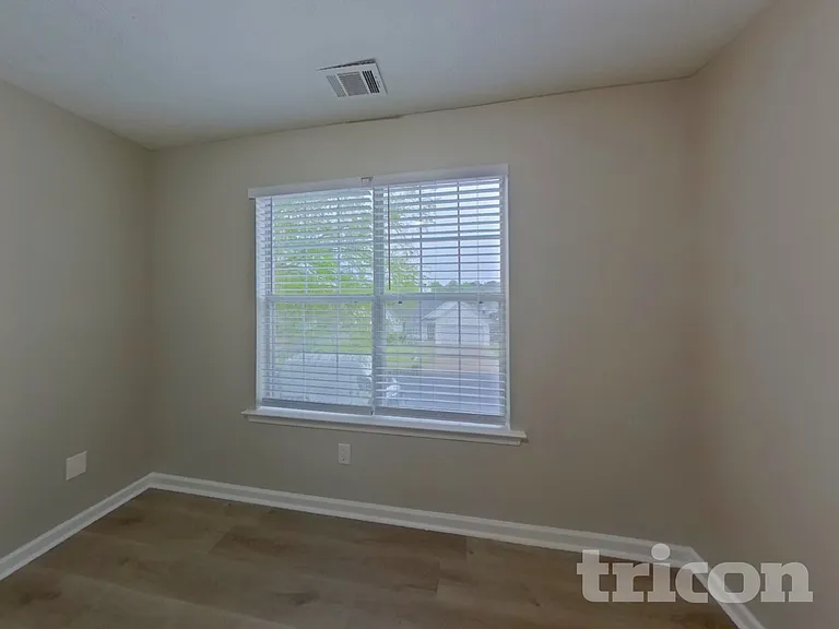 800 Lorraine Ln — Photo 12