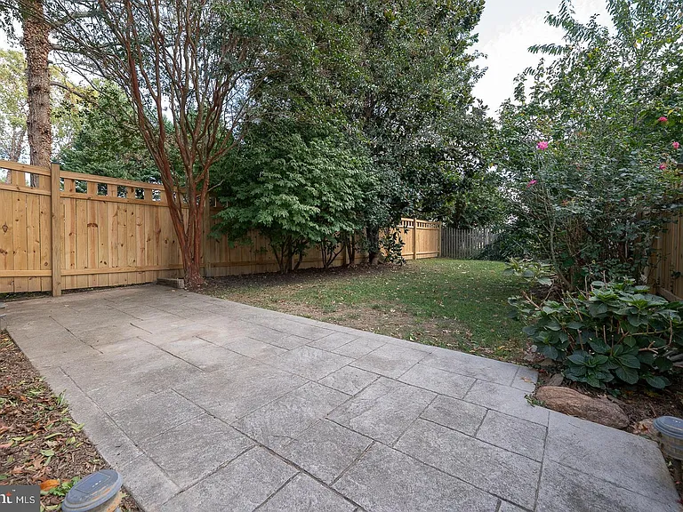 17 E Turnbull Ave — Photo 32