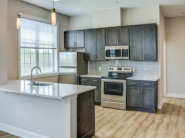 Waters Edge At Rahway