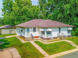 206 E 1st St, Delavan, MN 56023