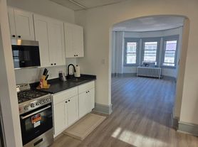 105 S Victoria Ave