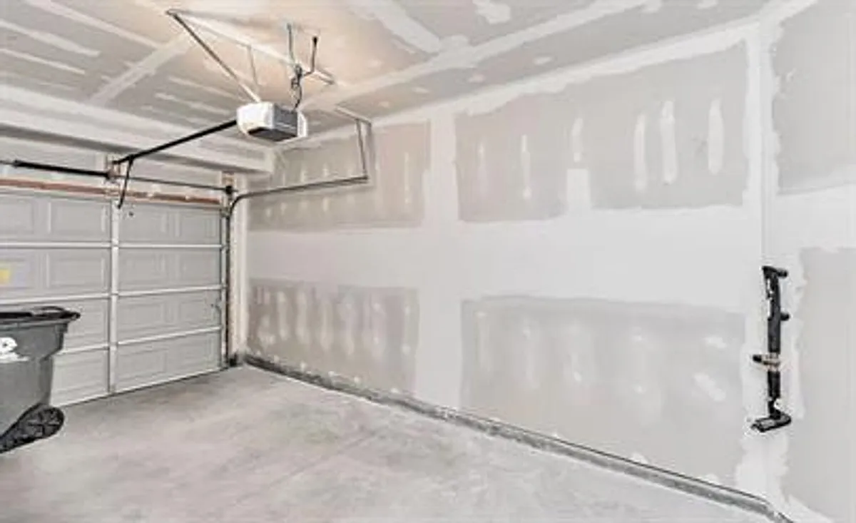 Building Photo - 4 Glenside Dr