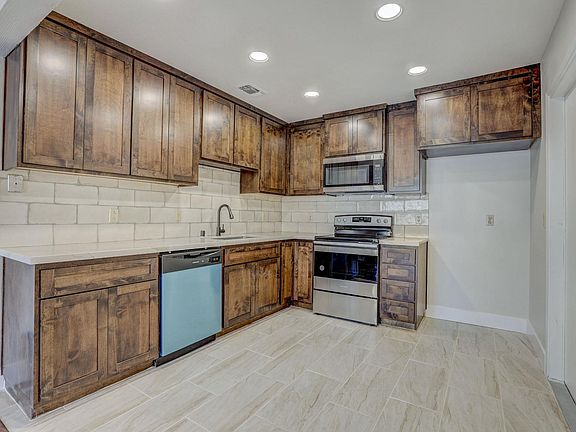 5th image of 4067 Tresler Ave