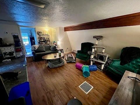 4th image of 512 Jefferson St #C