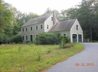 17 Wildwood Dr, Springvale, ME 04083