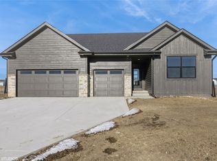 891 Hamilton Rd, Waukee, IA 50263