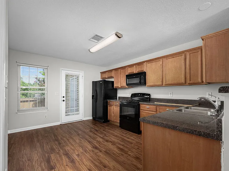 340 Stewarts Landing Cir — Photo 11