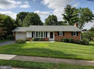 313 Valley Rd, Millersville, PA 17551