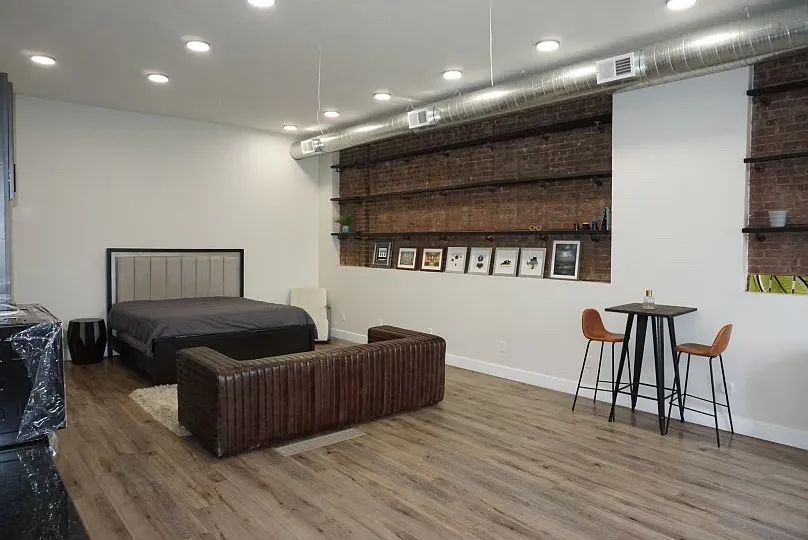 Studio, 800 sqft, $975 — Photo 2