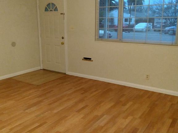 3rd image of 228 E Whittier Ave