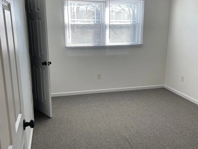 705 Suburban Ave SW — Photo 8
