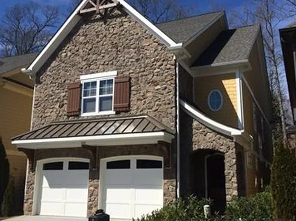 304 Charndon Village Ct, Charlotte, NC 28211