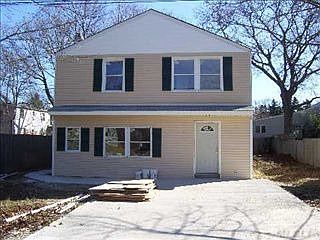 2nd image of 247 Bayview Ave
