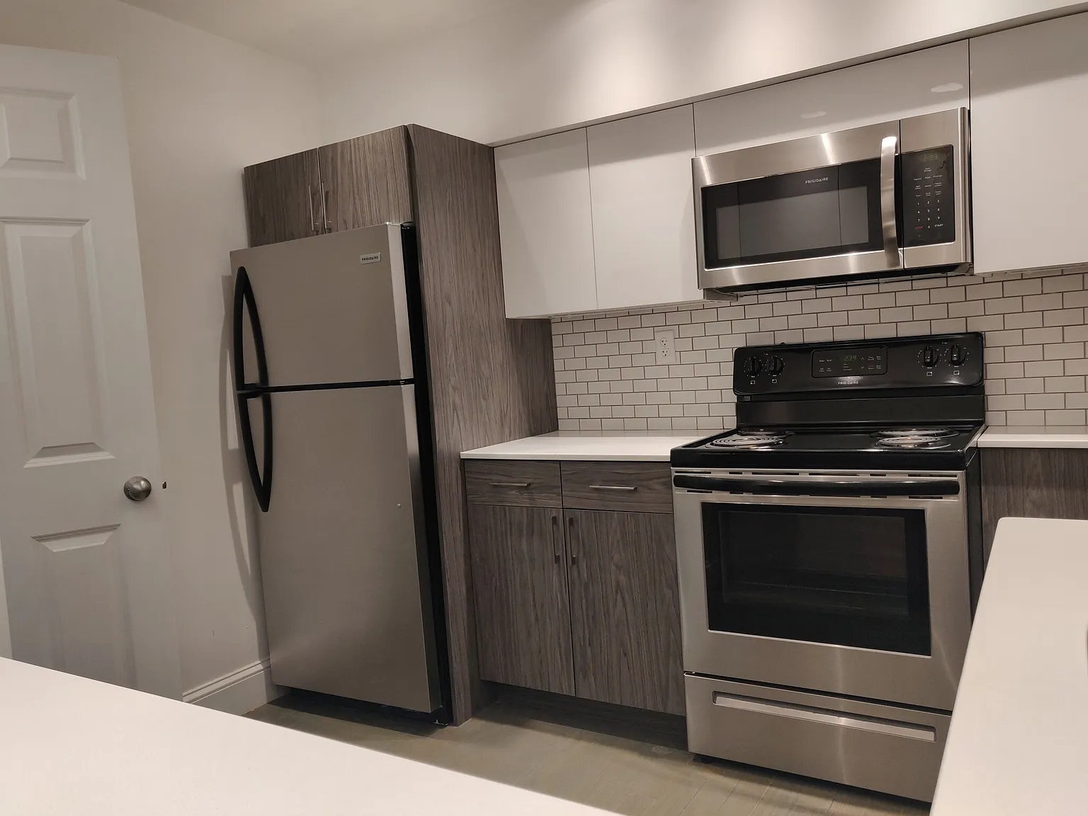 2 bed, 1.0 bath, $4,275 — Photo 2