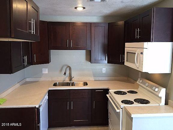 4th image of 4416 S Park Dr