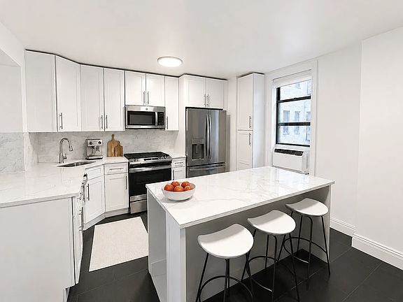 3rd image of 98 Riverside Dr #14C
