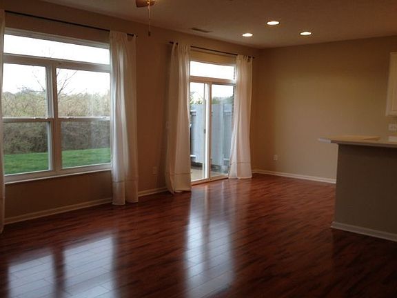 5th image of 9199 Great Lakes Cir