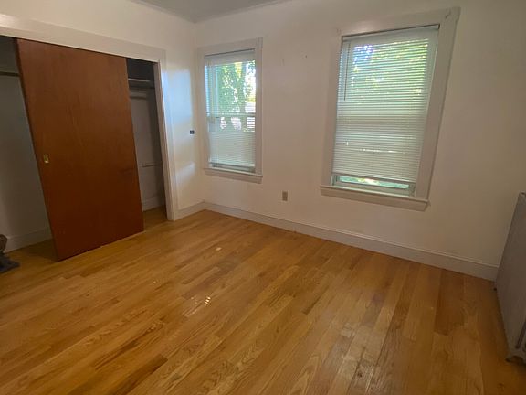 1 bedroom with hw flooring