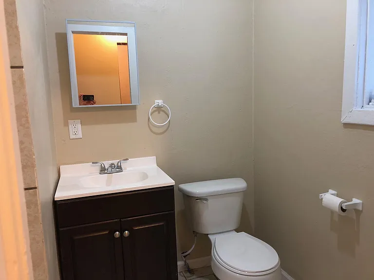 1643 E Abriendo Ave — Photo 9