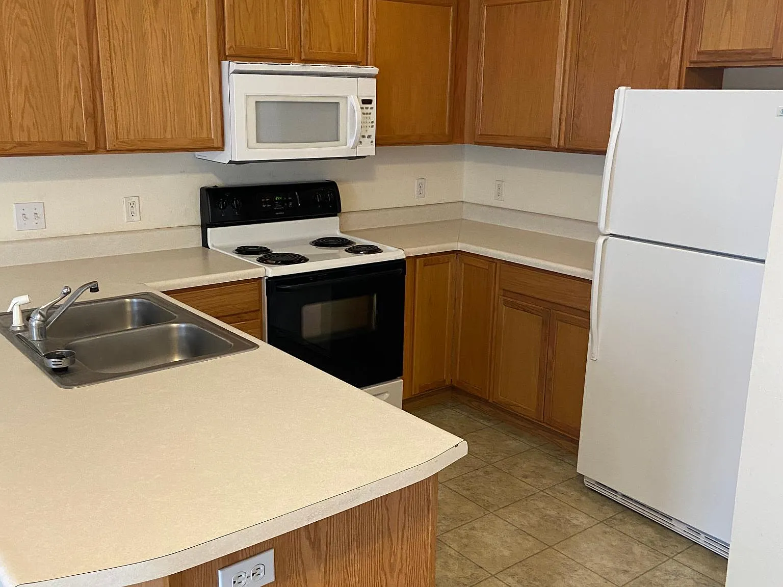 2 bed, 1720 sqft, $1,095 — Photo 2