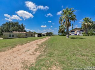 10607 N State Highway 16, Poteet, TX 78065