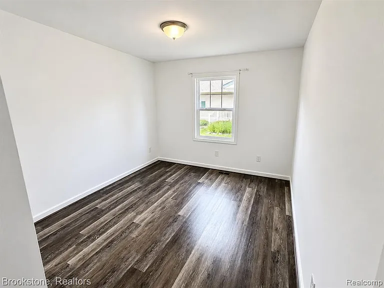 801 S 15th St — Photo 7