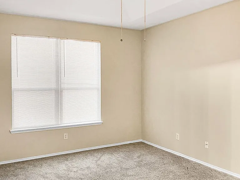 7221 Lindentree Ln — Photo 12